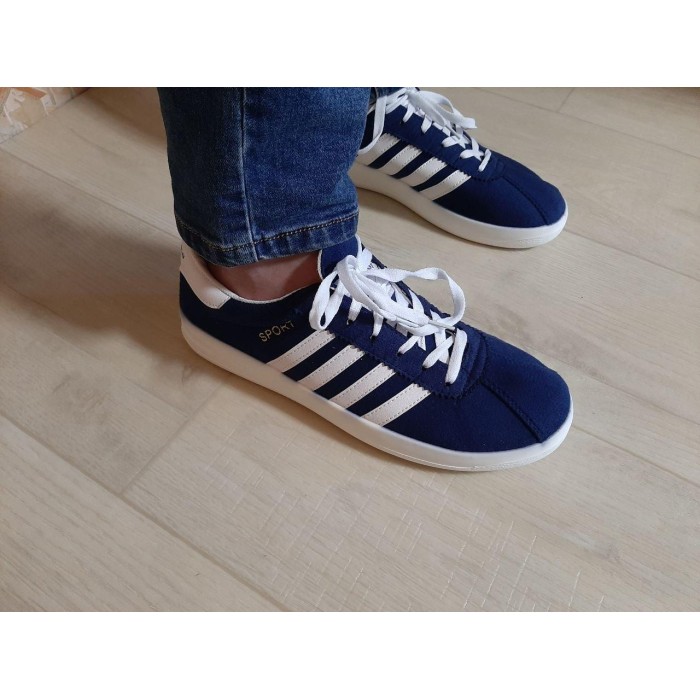 РОЗПРОДАЖ! Кросівки екозамша з білими смужками темно-синього кольору на 39,40р