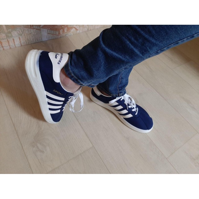 РОЗПРОДАЖ! Кросівки екозамша з білими смужками темно-синього кольору на 39,40р