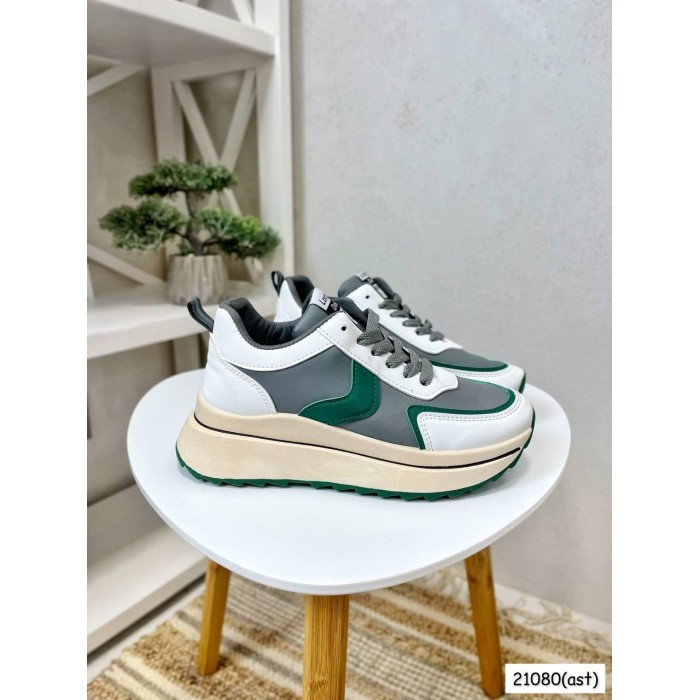 Кроссівки еко-шкіра жіночі сірі с зеленим на 35.5,37,39,40р