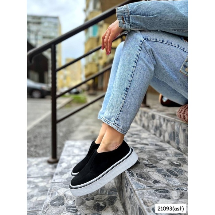 Туфлі/Лофери жіночі натуральна замша чорні 38,40р