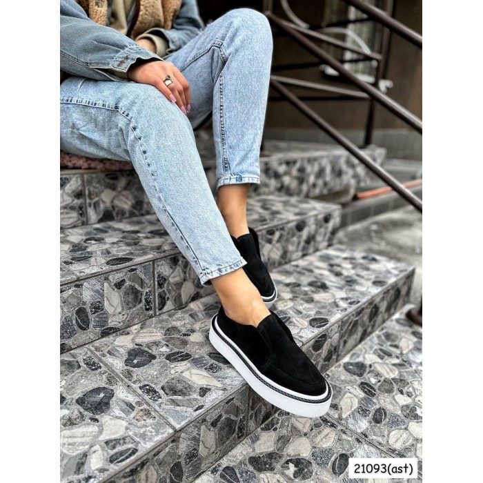 Туфлі/Лофери жіночі натуральна замша чорні 38,40р