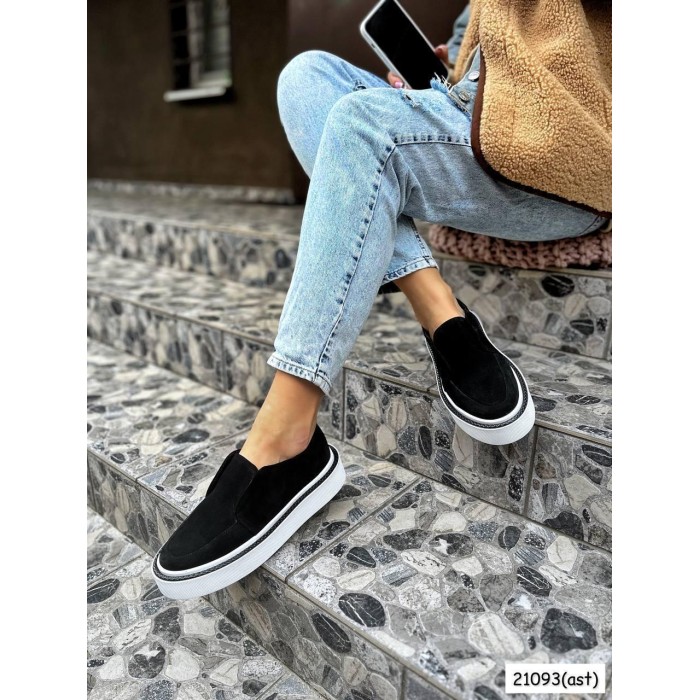 Туфлі/Лофери жіночі натуральна замша чорні 38,40р