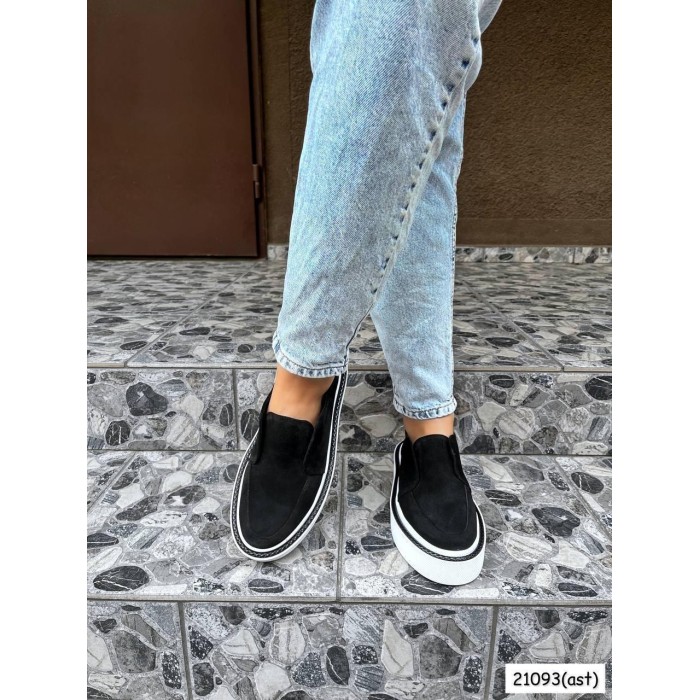 Туфлі/Лофери жіночі натуральна замша чорні 38,40р