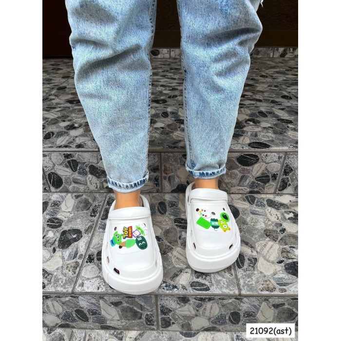 РОЗПРОДАЖ! Крокси LUX на 36,37,38,39,40р білі з джитібсами