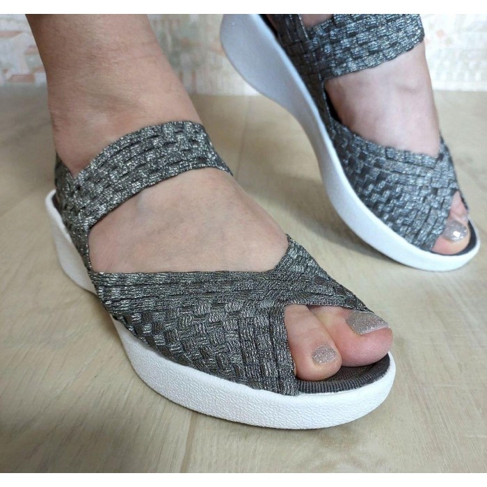 Босоніжки жіночі дуже комфортні текстиль-гумка на танкетці колір нікель на 35,36,37,39,40р