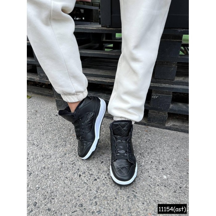 Кросівки женские зима екошкіра/дута плащівка чорні на 35.5р.