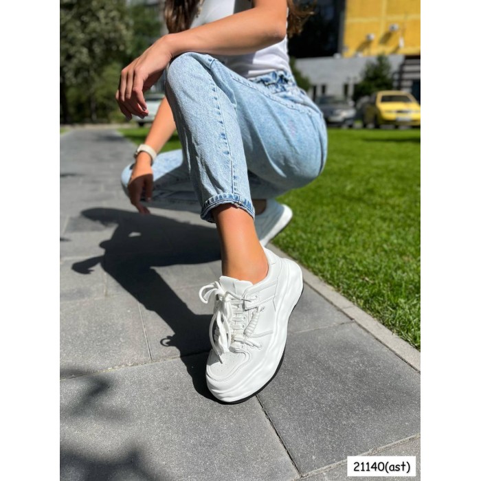 Кросівки жіночі натуральна шкіра білі на 37,38,39р