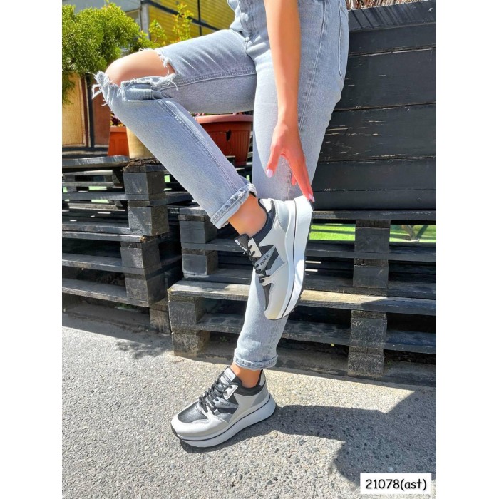 Кроссовки женские эко-кожа беж с серым на 35,37р