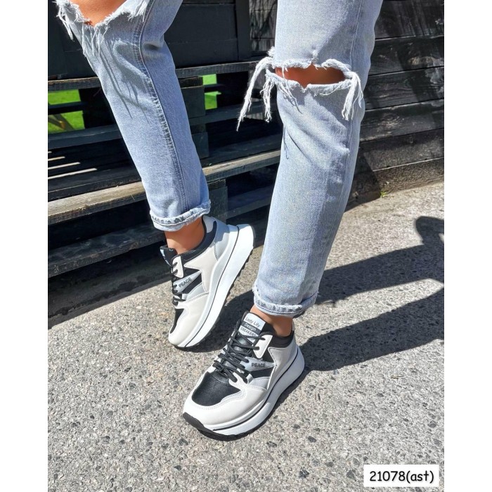 Кроссовки женские эко-кожа беж с серым на 35,37р