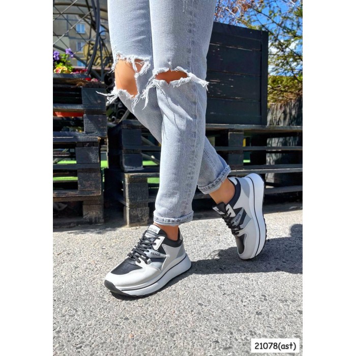 Кроссовки женские эко-кожа беж с серым на 35,37р