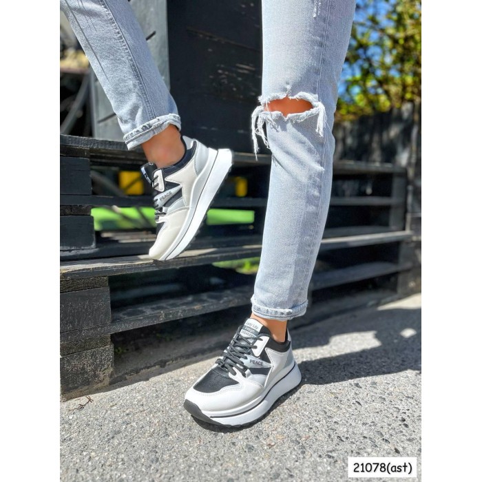 Кроссовки женские эко-кожа беж с серым на 35,37р