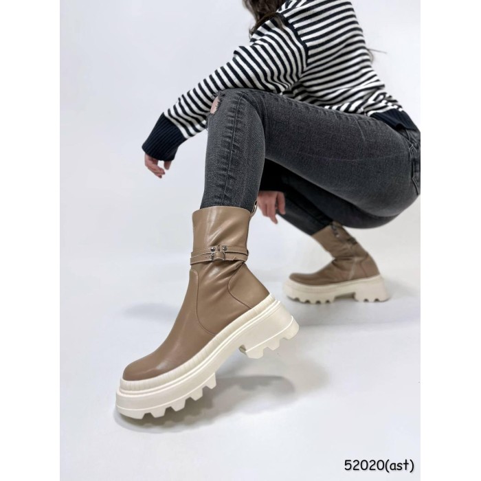 Черевики жіночі/натуральна шкіра беж 36,38,40р