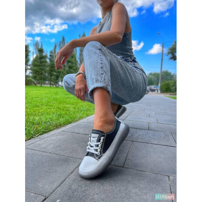 Кеди жіночі натуральна шкіра білі/чорні на 35,5р