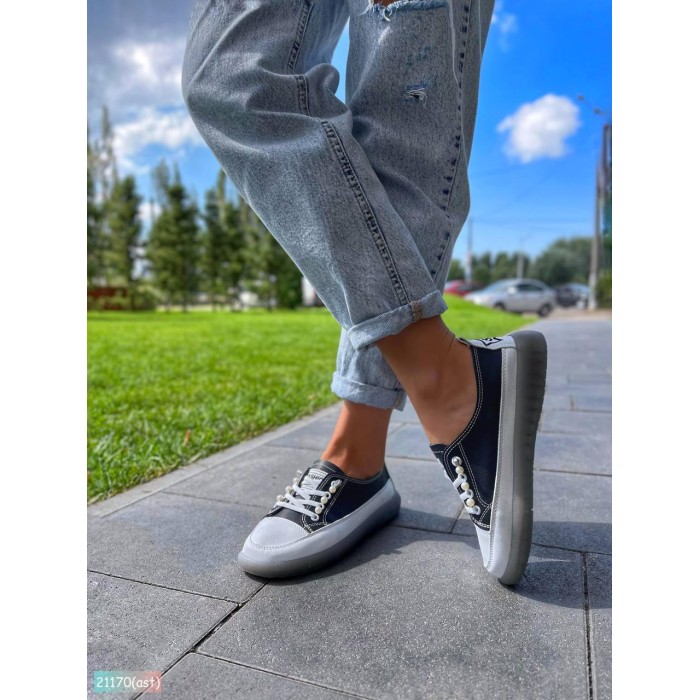 Кеди жіночі натуральна шкіра білі/чорні на 35,5р