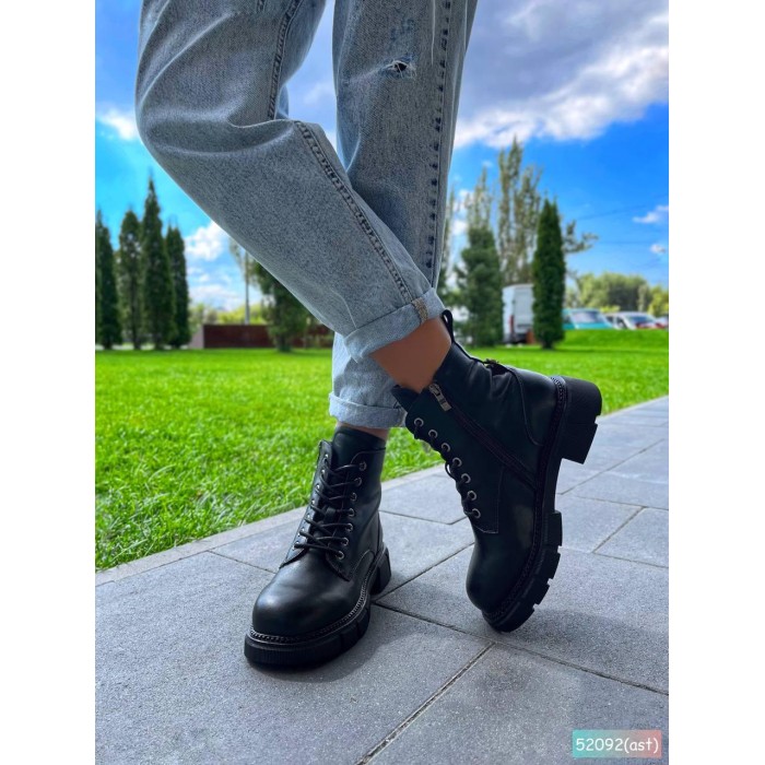 Чоботи жіночі натуральна шкіра чорні демі 36,41р.