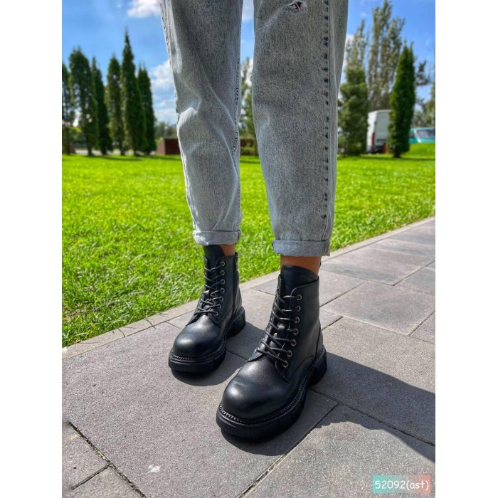 Чоботи жіночі натуральна шкіра чорні демі 36,41р.