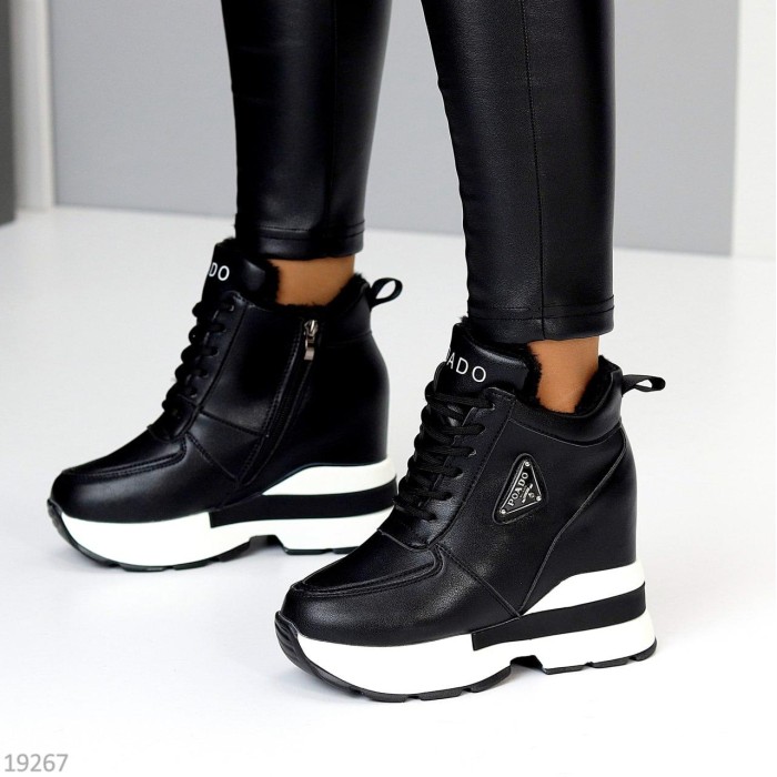 Снікерси жіночі зимові екошкіра чорні на 35.5,38,40р.