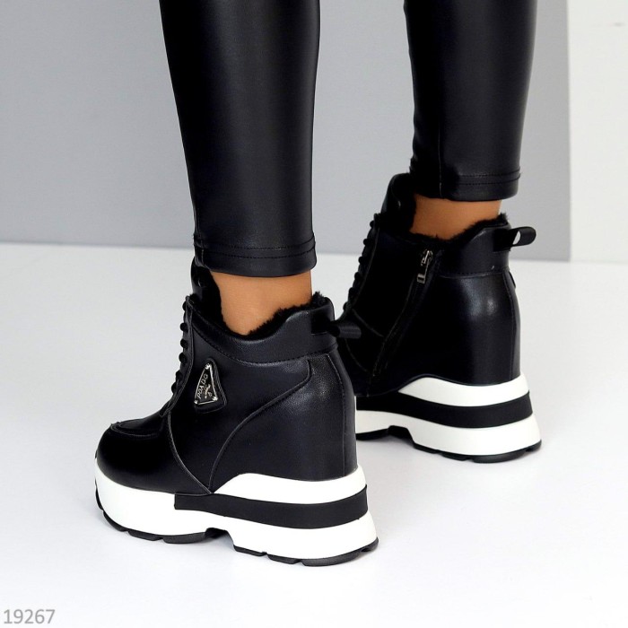 Снікерси жіночі зимові екошкіра чорні на 35.5,38,40р.