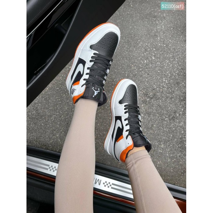 Кросівки жіночи кольорові натуральна шкіра всередині текстиль кольорові на 37р