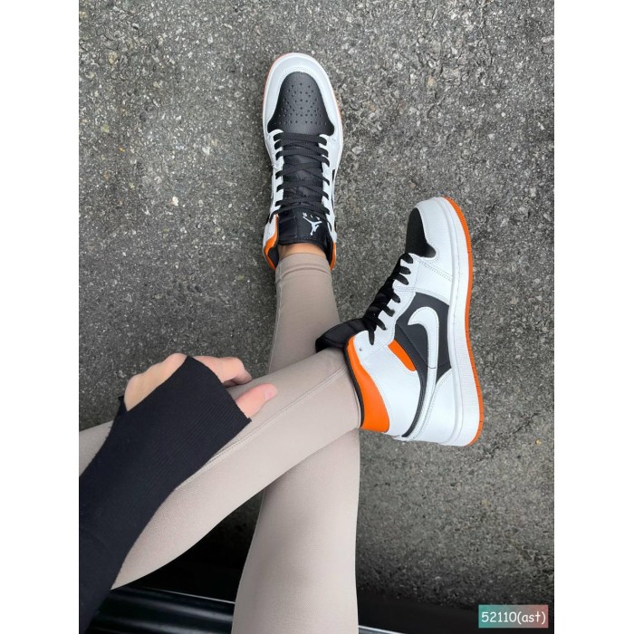 Кросівки жіночи кольорові натуральна шкіра всередині текстиль кольорові на 37р