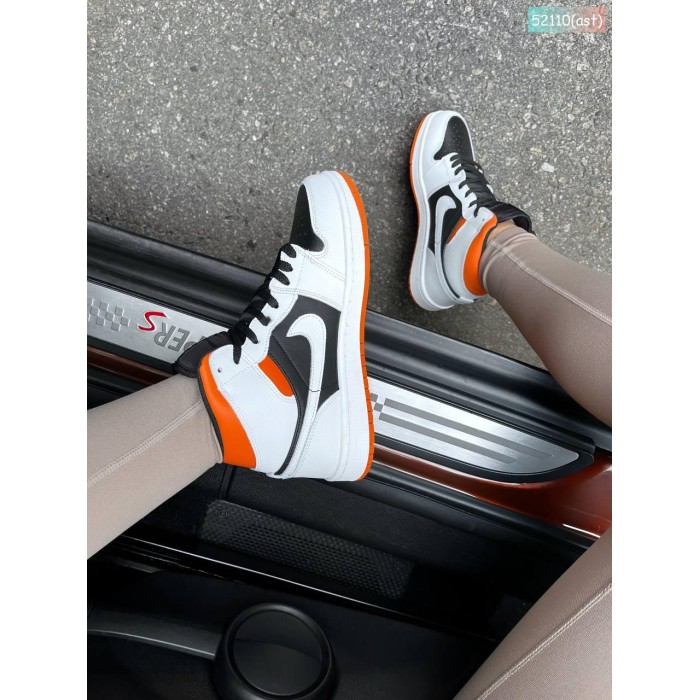 Кросівки жіночи кольорові натуральна шкіра всередині текстиль кольорові на 37р