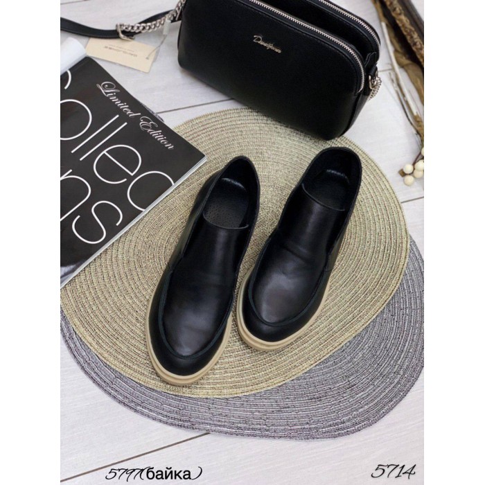 Туфлі/Лофери жіночі натуральна шкіра чорні 36,38,39р