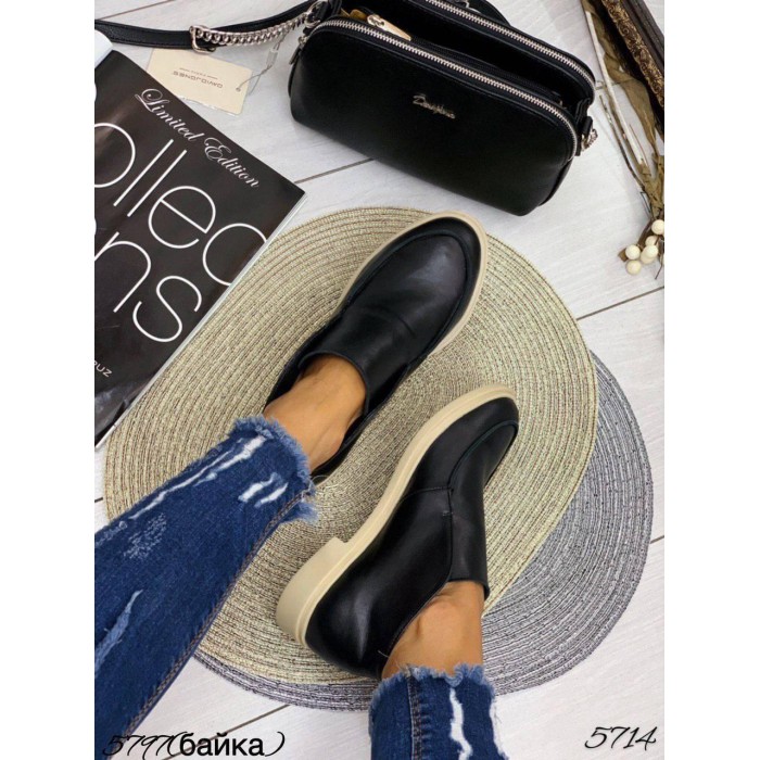 Туфлі/Лофери жіночі натуральна шкіра чорні 36,38,39р