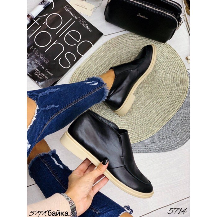 Туфлі/Лофери жіночі натуральна шкіра чорні 36,38,39р