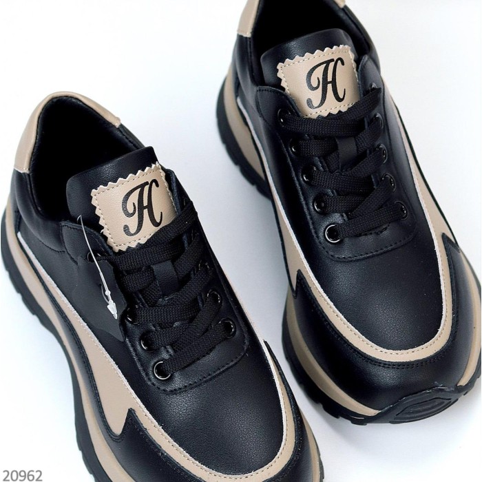 Кросівки жіночі натуральна шкіра чорні 36,37,39р