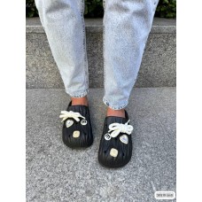 Крокси для  жінок колір чорний на 35,37,39р