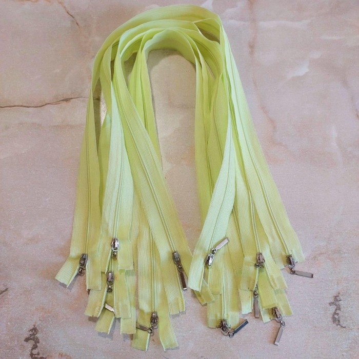 Блискавка роз'ємна 60см на 2 бігунки тип Спіраль Т-3 колір-ніжно салатовий