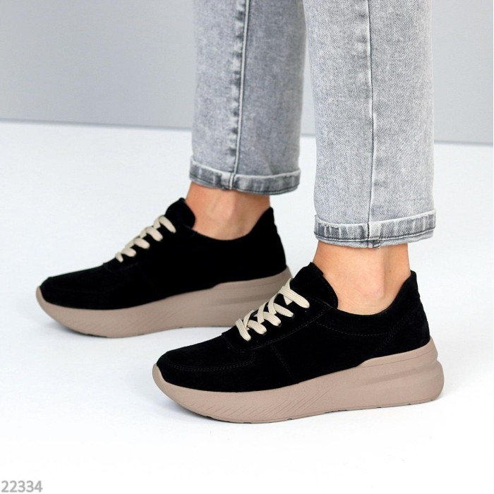 Кросівки жіночі натуральна замша колір-чорний 39р