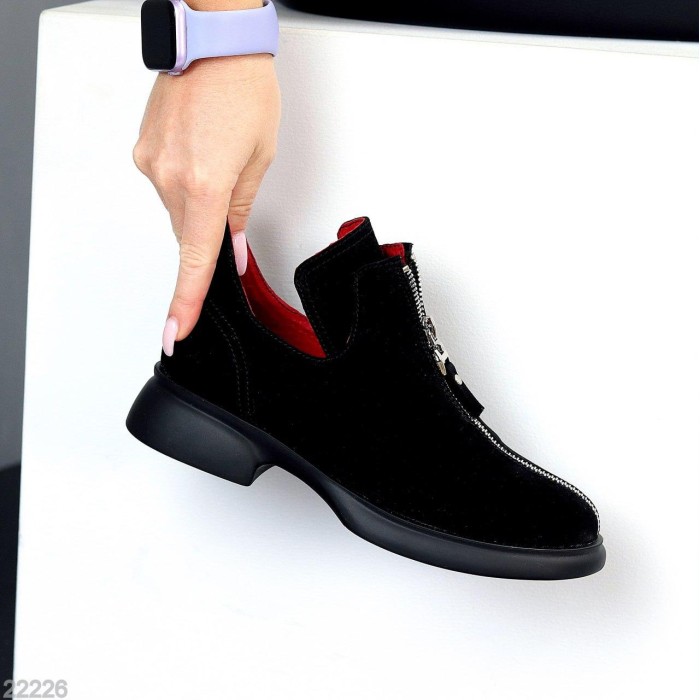 Кросівки жіночі натуральна замша колір-чорний 37,39,40р