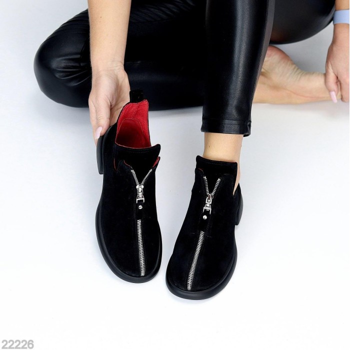 Кросівки жіночі натуральна замша колір-чорний 37,39,40р