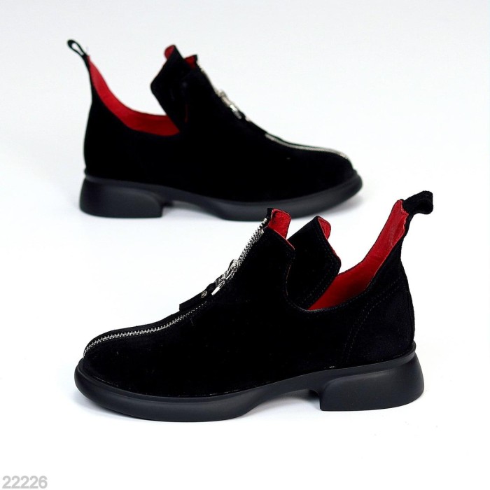 Кросівки жіночі натуральна замша колір-чорний 37,39,40р