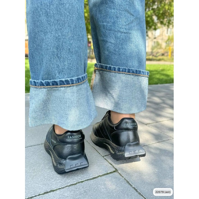 Кросівки жіночі, натуральна чорна шкіра 38,39р.