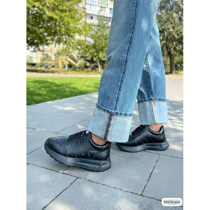 Кросівки жіночі, натуральна чорна шкіра 38,39р.