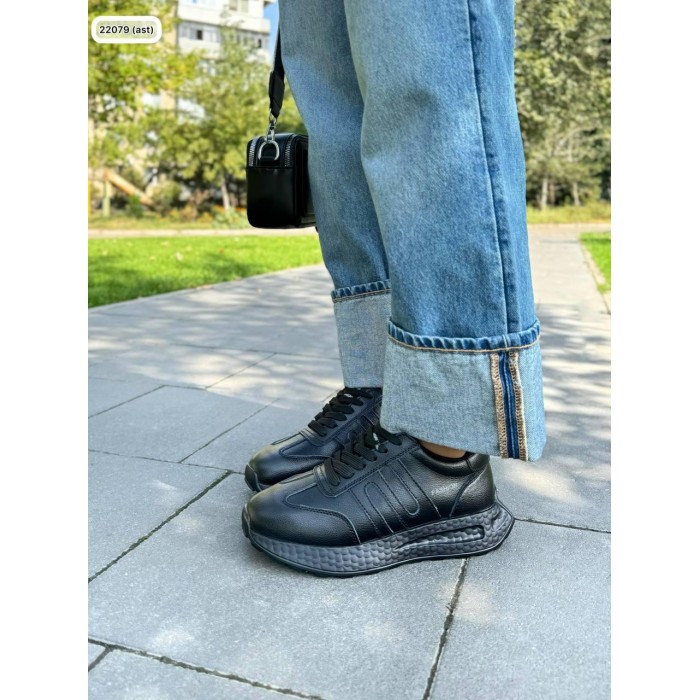 Кросівки жіночі, натуральна чорна шкіра 38,39р.