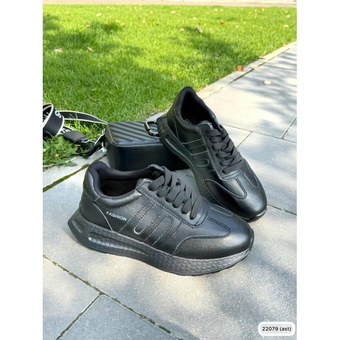 Кросівки жіночі, натуральна чорна шкіра 38,39р.