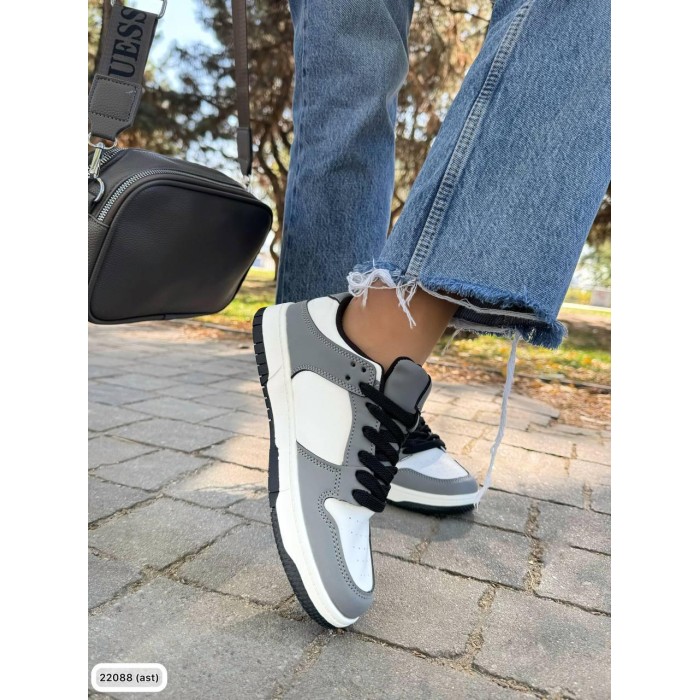 Кросівки жіночі з натуральної шкіри сірі з білим 38р