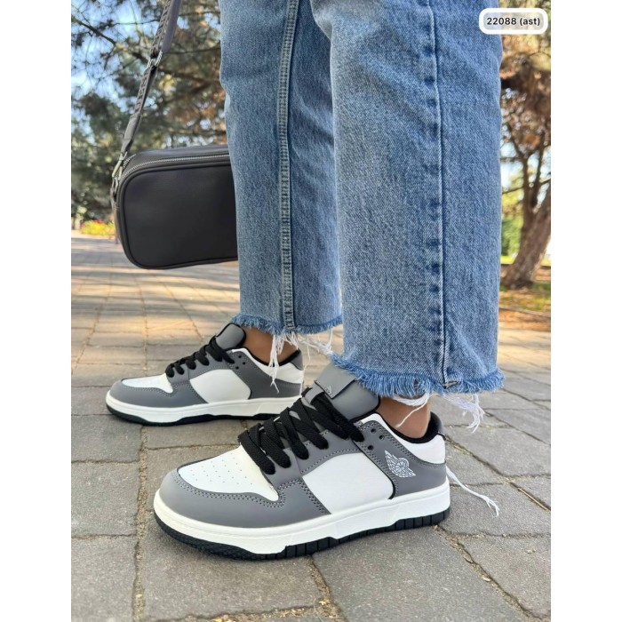 Кросівки жіночі з натуральної шкіри сірі з білим 38р