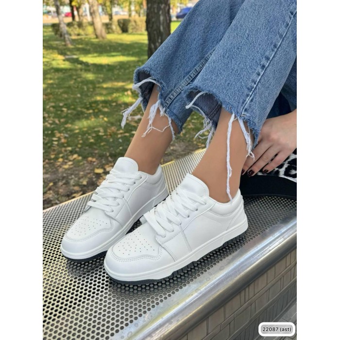 Кросівки жіночі білі натуральна шкіра 38,39,40,41р