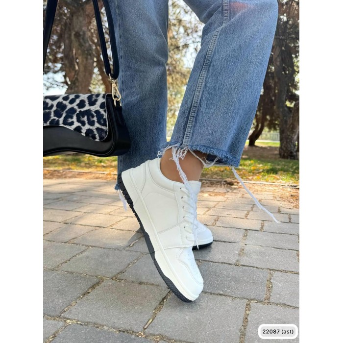 Кросівки жіночі білі натуральна шкіра 38,39,40,41р