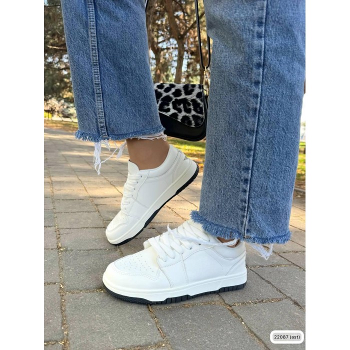 Кросівки жіночі білі натуральна шкіра 38,39,40,41р