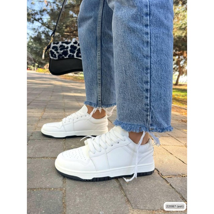 Кросівки жіночі білі натуральна шкіра 38,39,40,41р