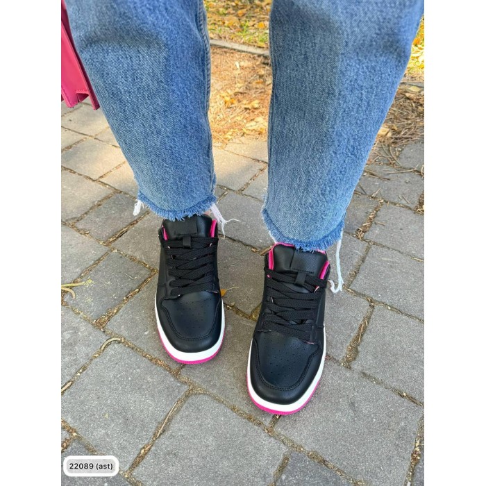 Кросівки жіночі з натуральної шкіри чорні 36,37,38,39р