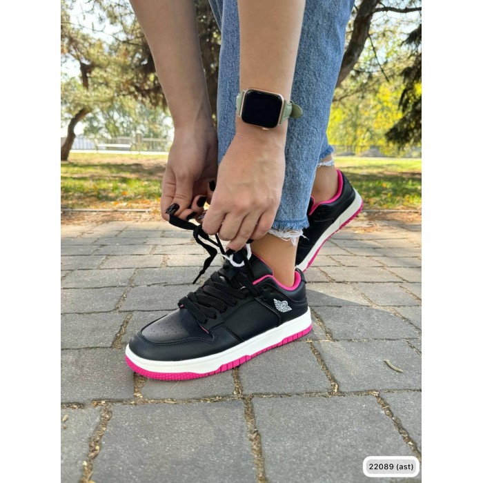 Кросівки жіночі з натуральної шкіри чорні 36,37,38,39р