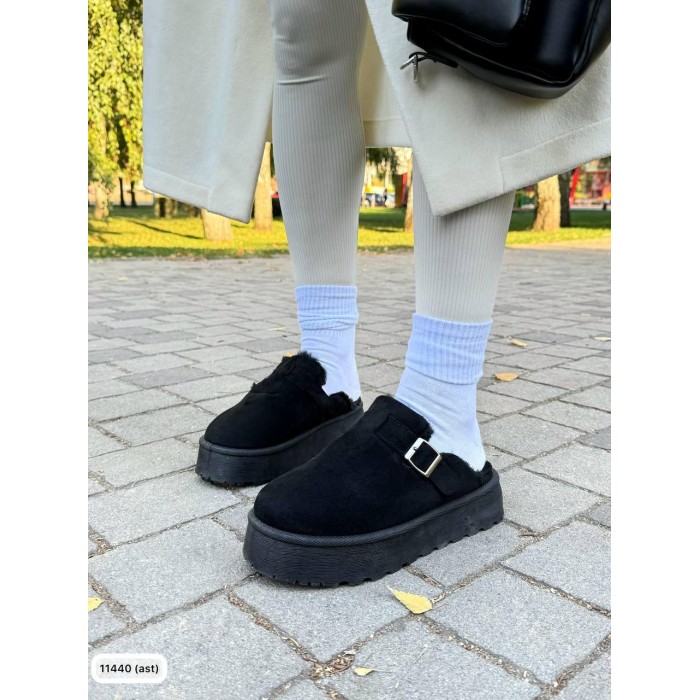 Уггі/Тапулі жіночі Еко замша колір чорний на 37,39р