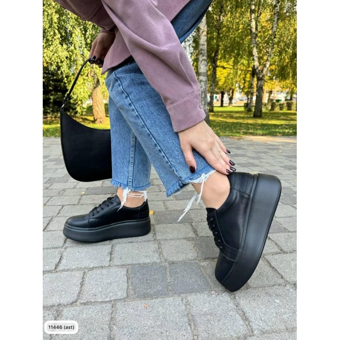 Кеди жіночі зима/дем натуральна шкіра колір Чорні 41р