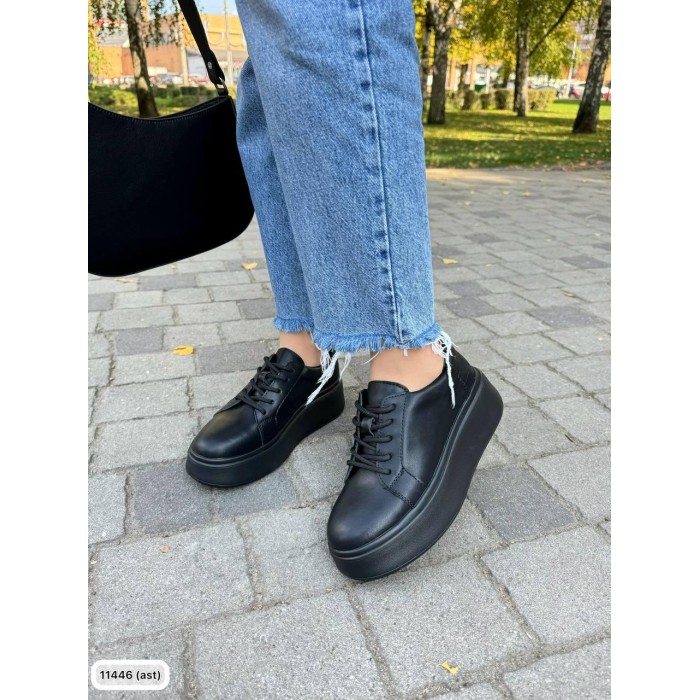 Кеди жіночі зима/дем натуральна шкіра колір Чорні 41р